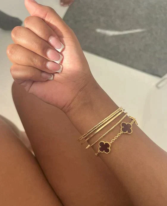KLÖVER | SVART ARMBAND