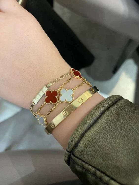 KLÖVER | RÖD ARMBAND